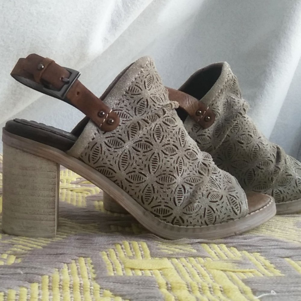 Naughty Monkey-Nyxx - Nude color, foil print cow suede leather heel sandal 6